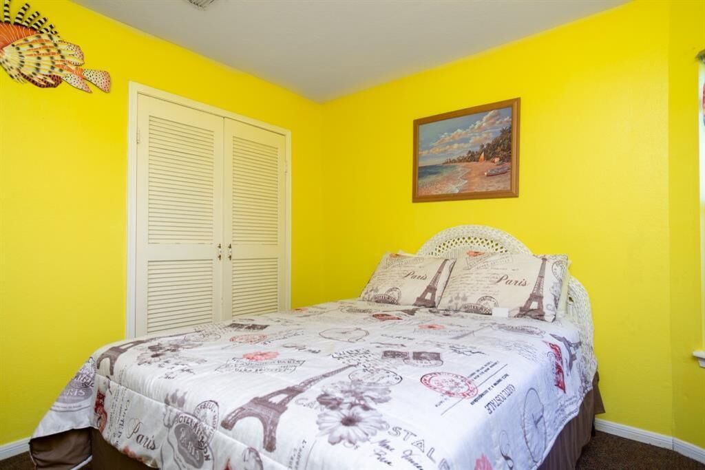 Photo of Bedroom in Bermuda Beach