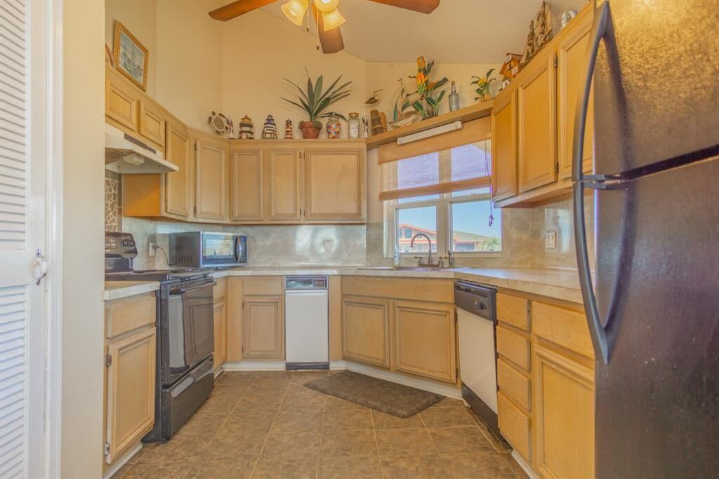 Photo of Kitchen in Bermuda Beach