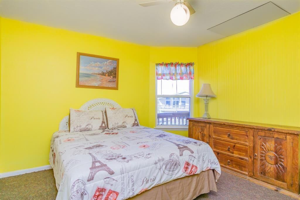Photo of Bedroom in Bermuda Beach