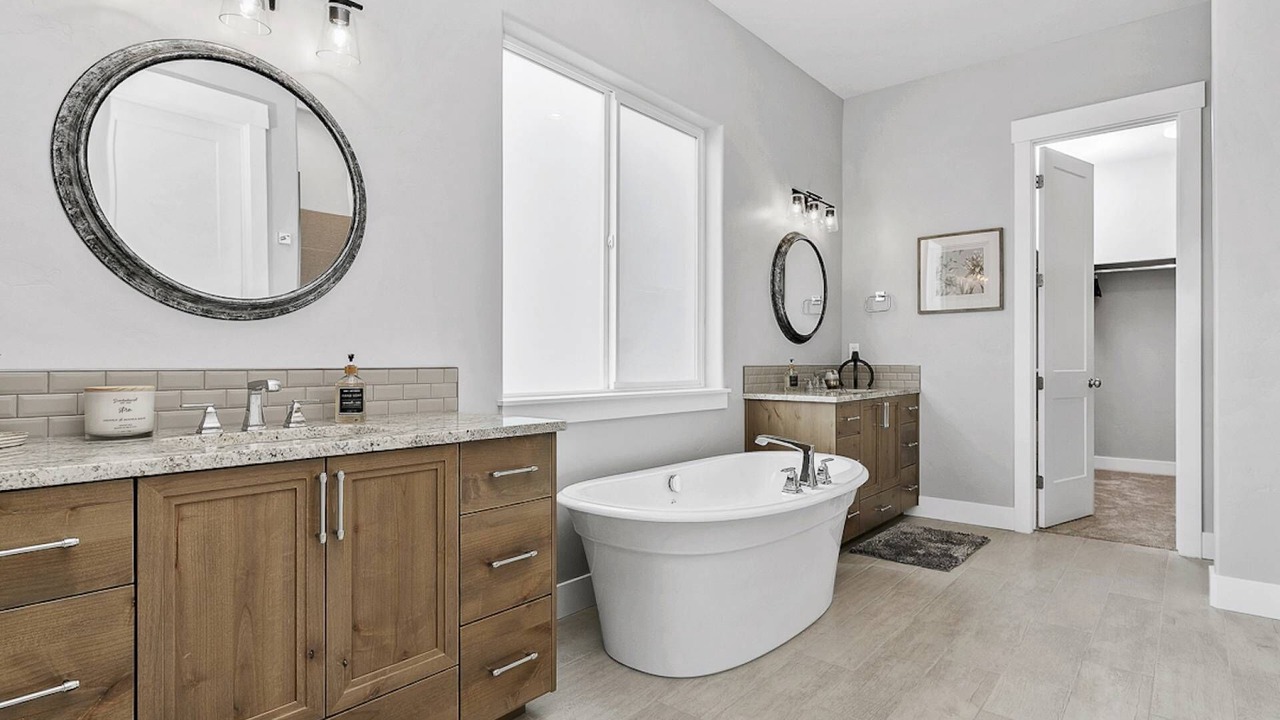 Photo of Bathroom in Garden City