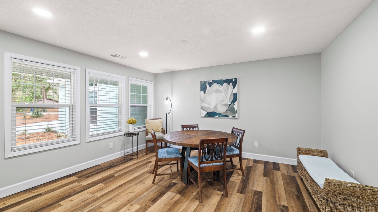Photo of Livingroom in Amelia City