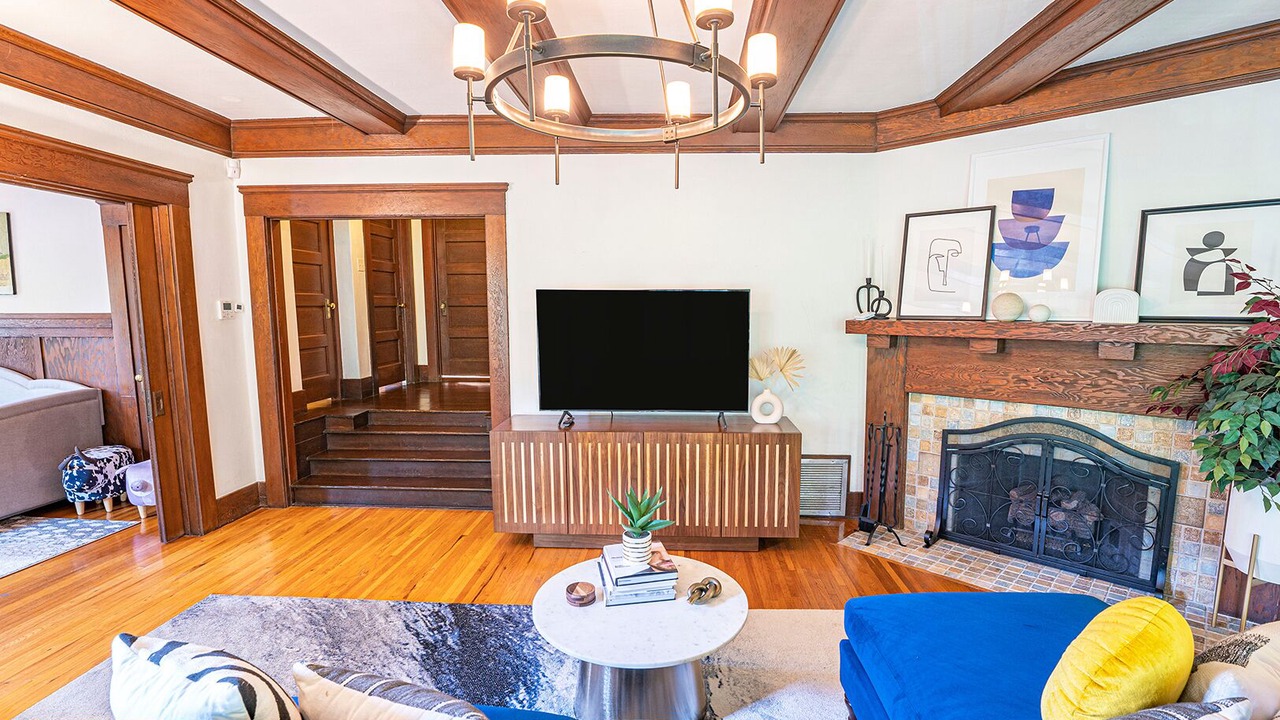 Photo of Livingroom in Hollywood Heights