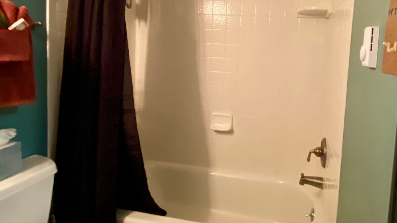 Photo of Bathroom in Four O'Clock
