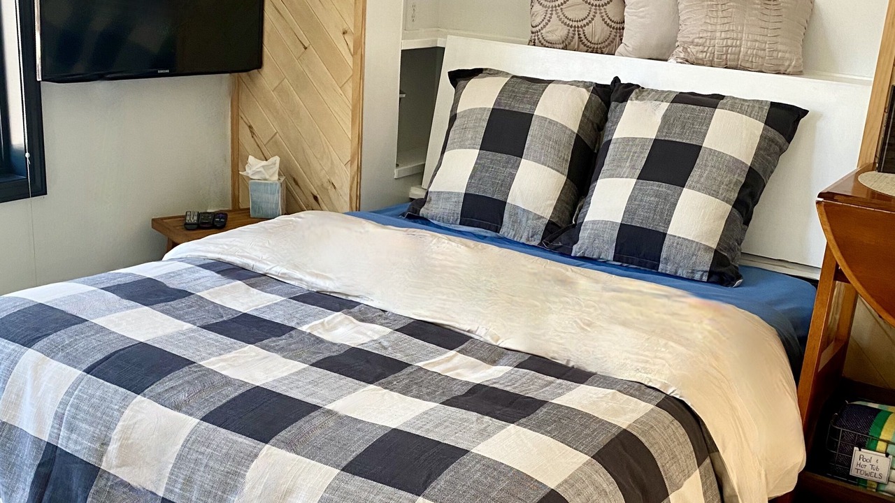 Photo of Bedroom in Four O'Clock