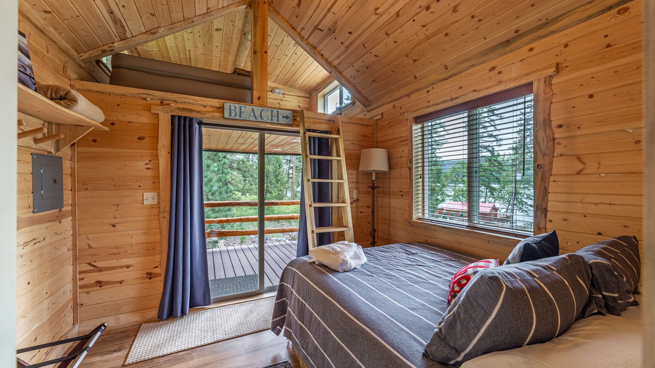 Photo of Bedroom in Lake Mary Ronan