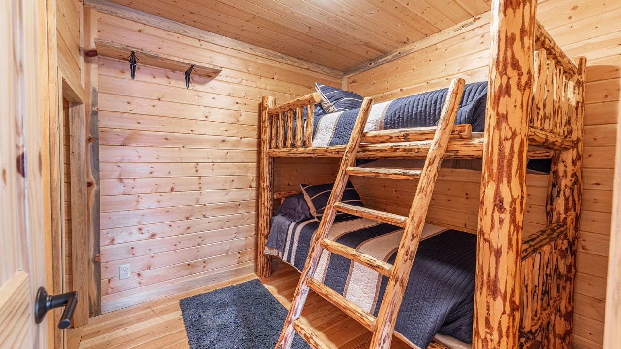 Photo of Bedroom in Lake Mary Ronan