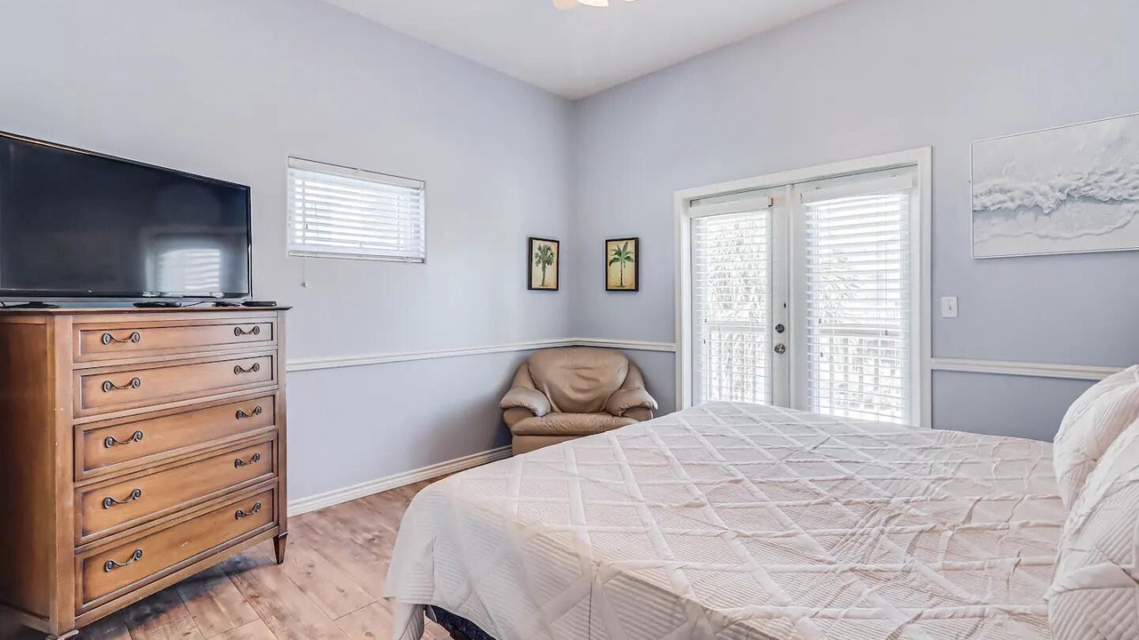 Photo of Bedroom in Sand Point