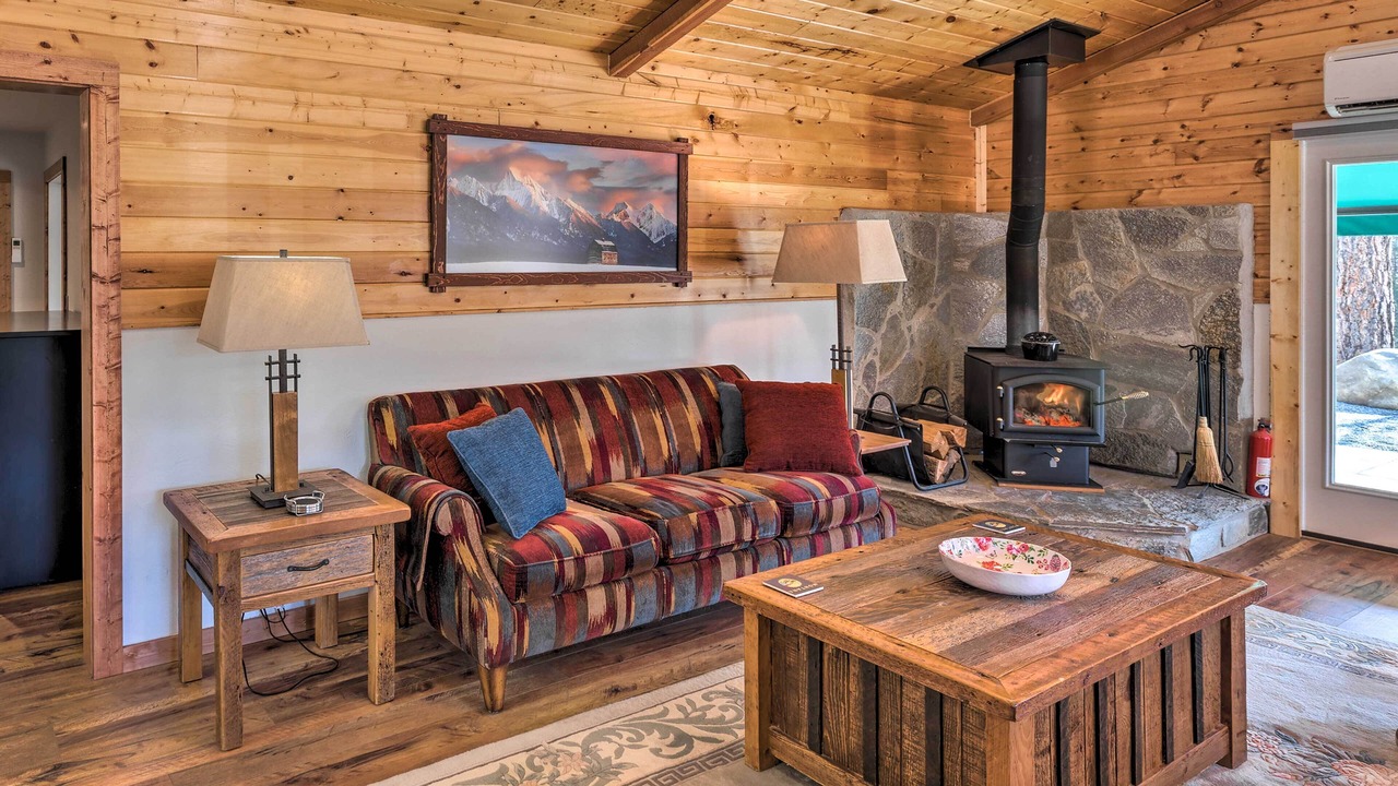 Photo of Livingroom in Victor