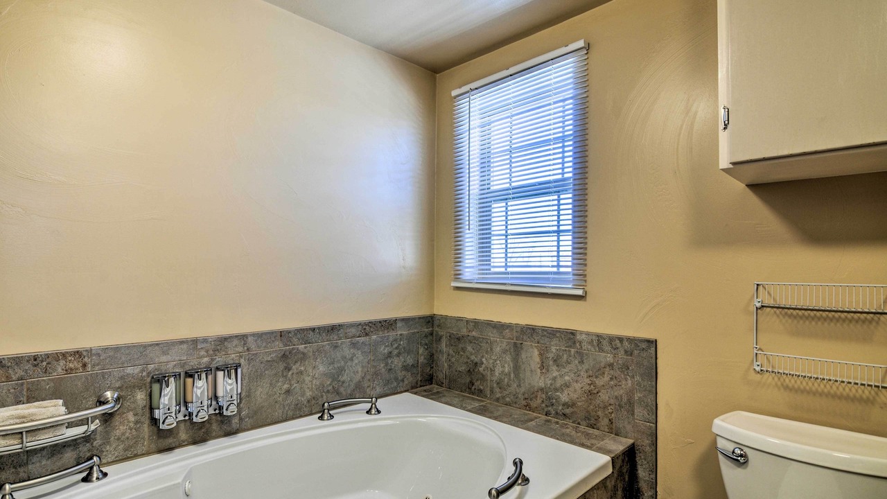 Photo of Bathroom in Henrieville