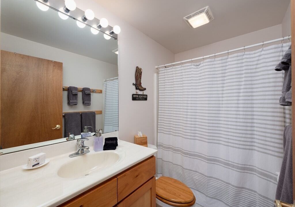 Photo of Bathroom in Shining Mountains