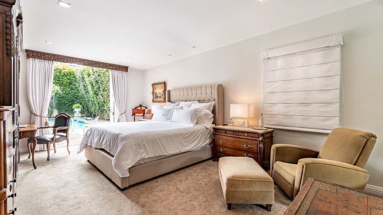 Photo of Bedroom in Greater Wilshire - Hancock Park