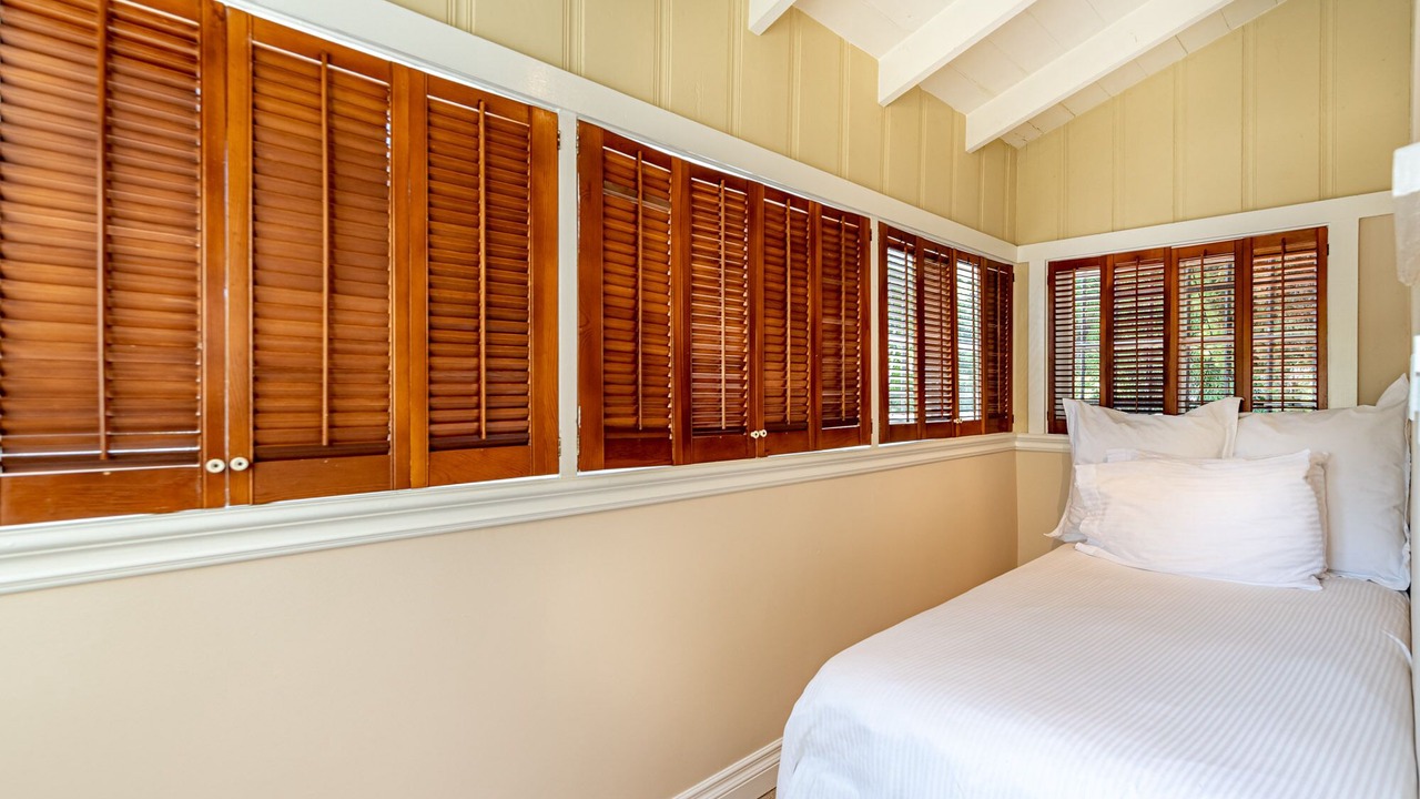 Photo of Bedroom in Greater Wilshire - Hancock Park