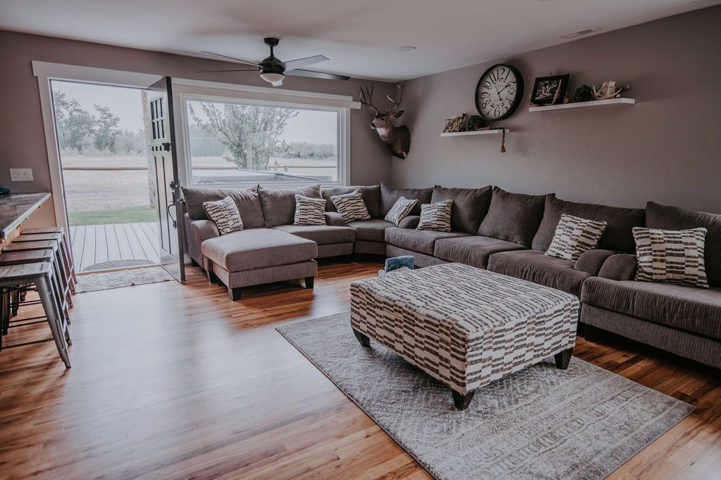 Photo of Livingroom in Salmon