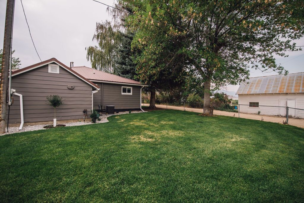 Photo of Outdoor in Salmon