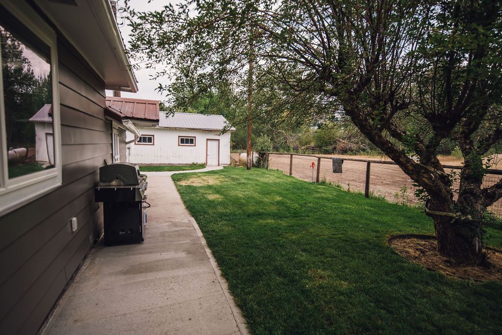 Photo of Outdoor in Salmon