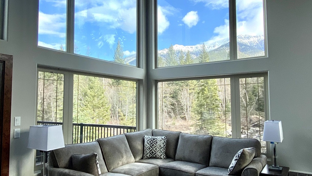 Photo of Livingroom in Eureka
