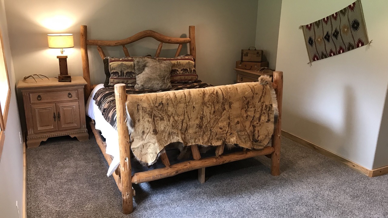 Photo of Bedroom in Swan Lake