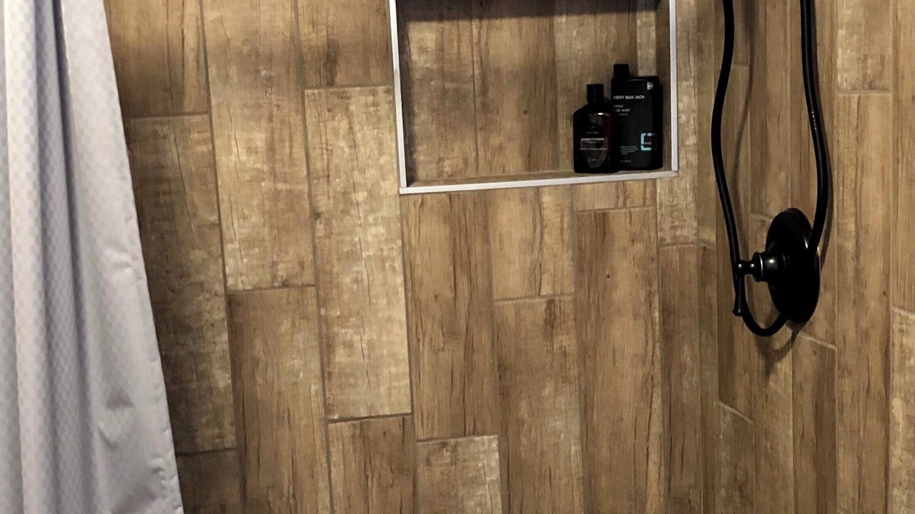 Photo of Bathroom in Swan Lake