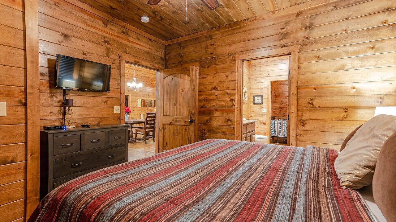 Photo of Bedroom in Hochatown