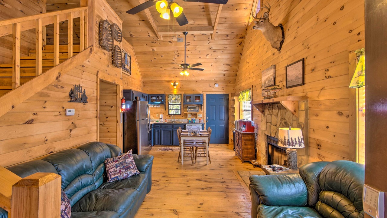 Photo of Livingroom in Foxfire Estates