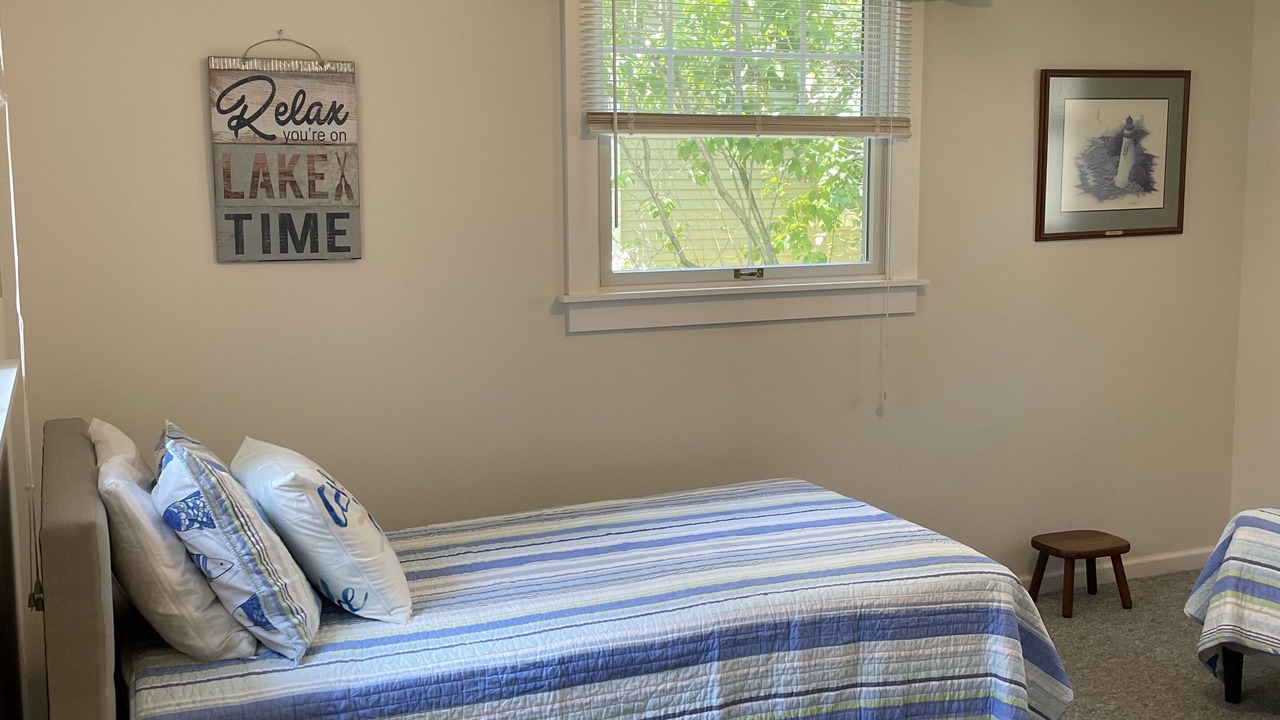 Photo of Bedroom in Lakeside