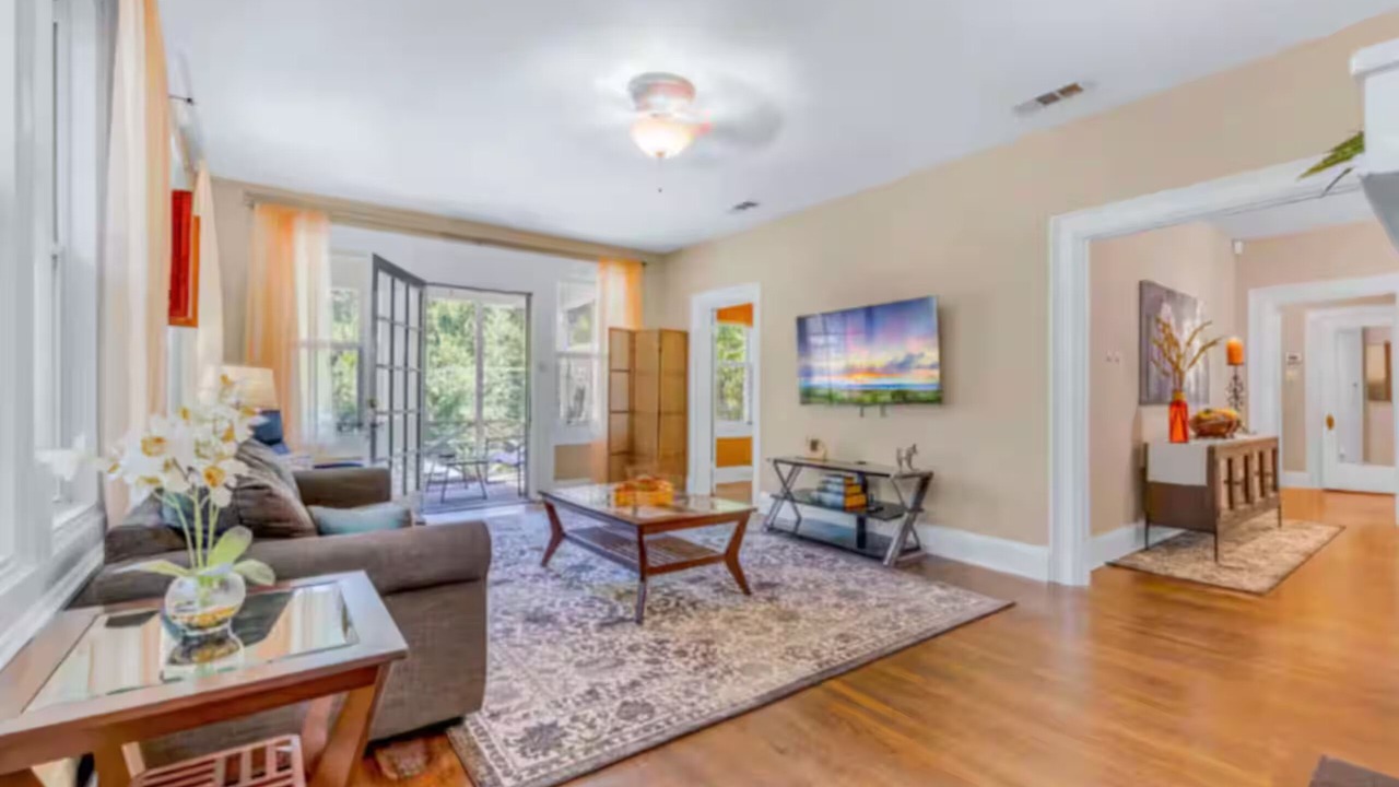 Photo of Livingroom in Oak Lawn