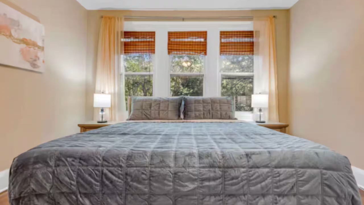 Photo of Bedroom in Oak Lawn
