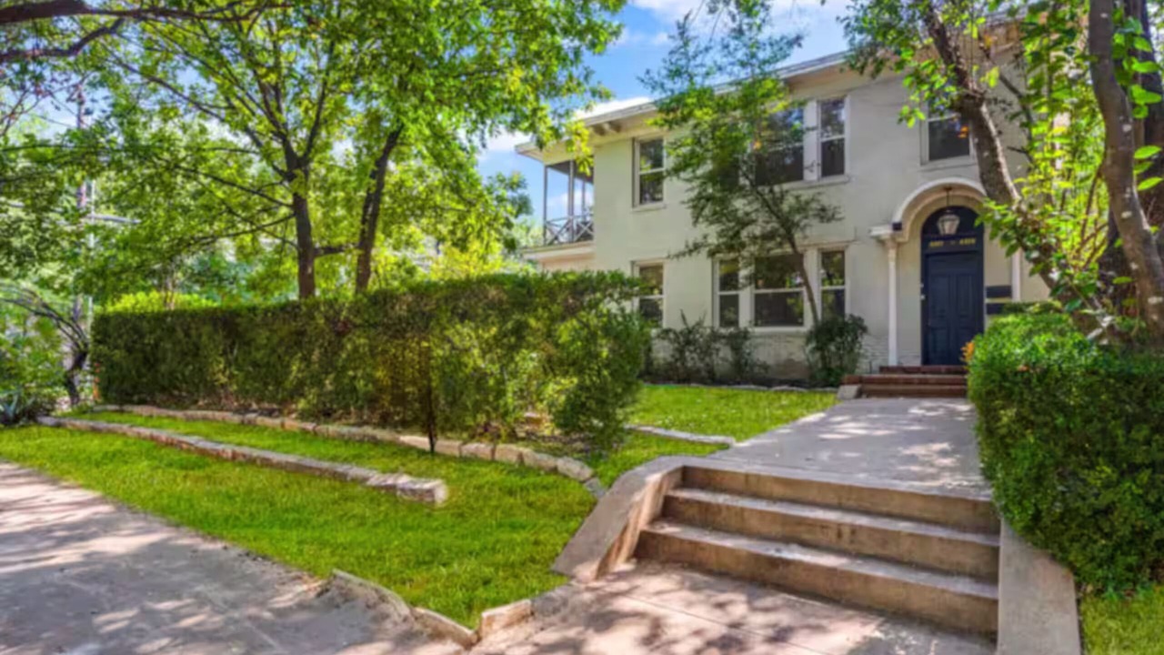 Photo of Outdoor in Oak Lawn