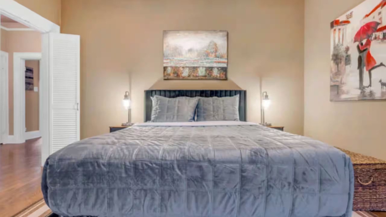 Photo of Bedroom in Oak Lawn