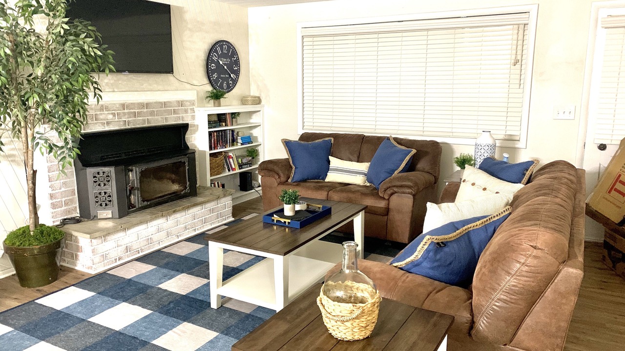 Photo of Livingroom in Eagle