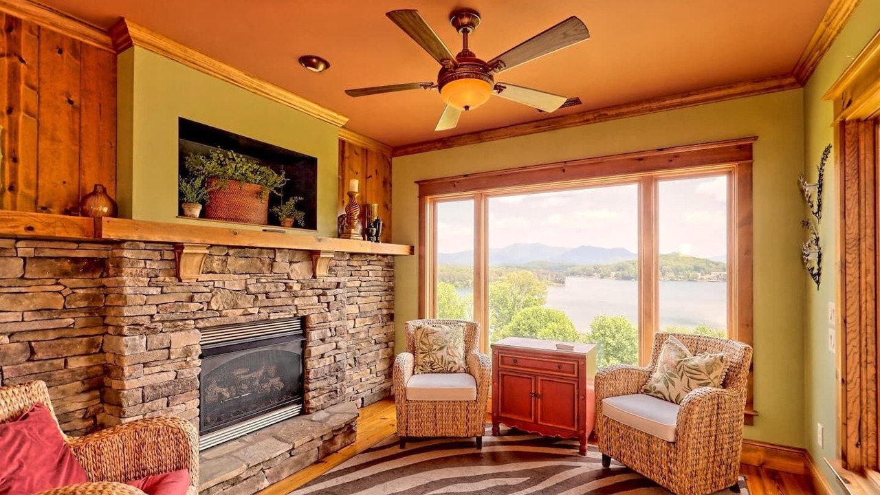 Photo of Livingroom in Young Harris