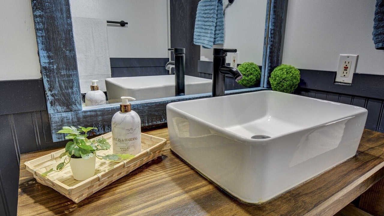 Photo of Bathroom in Pottawattamie County