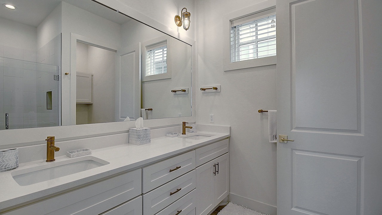 Photo of Bathroom in Cinnamon Shore