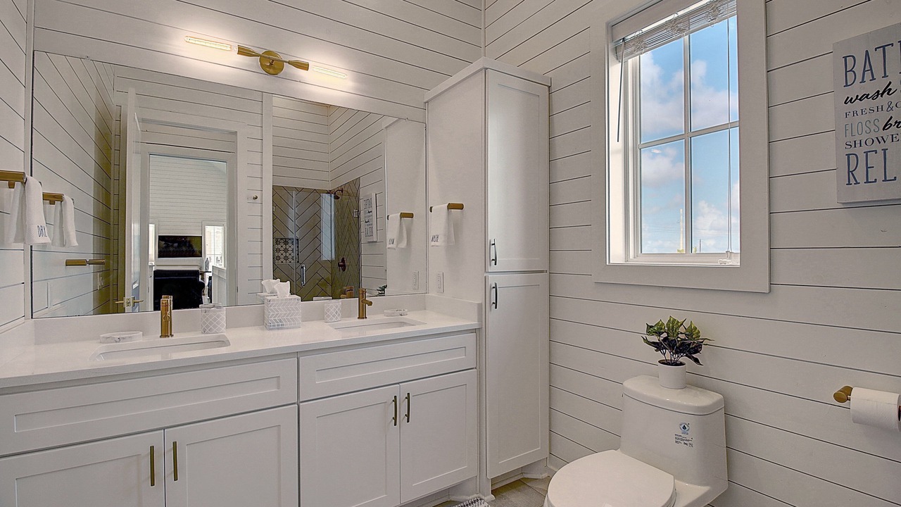 Photo of Bathroom in Cinnamon Shore