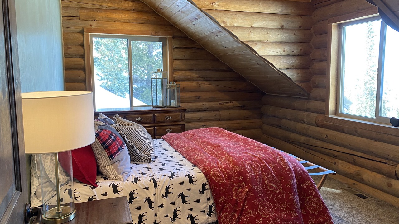 Photo of Bedroom in Timber Lakes