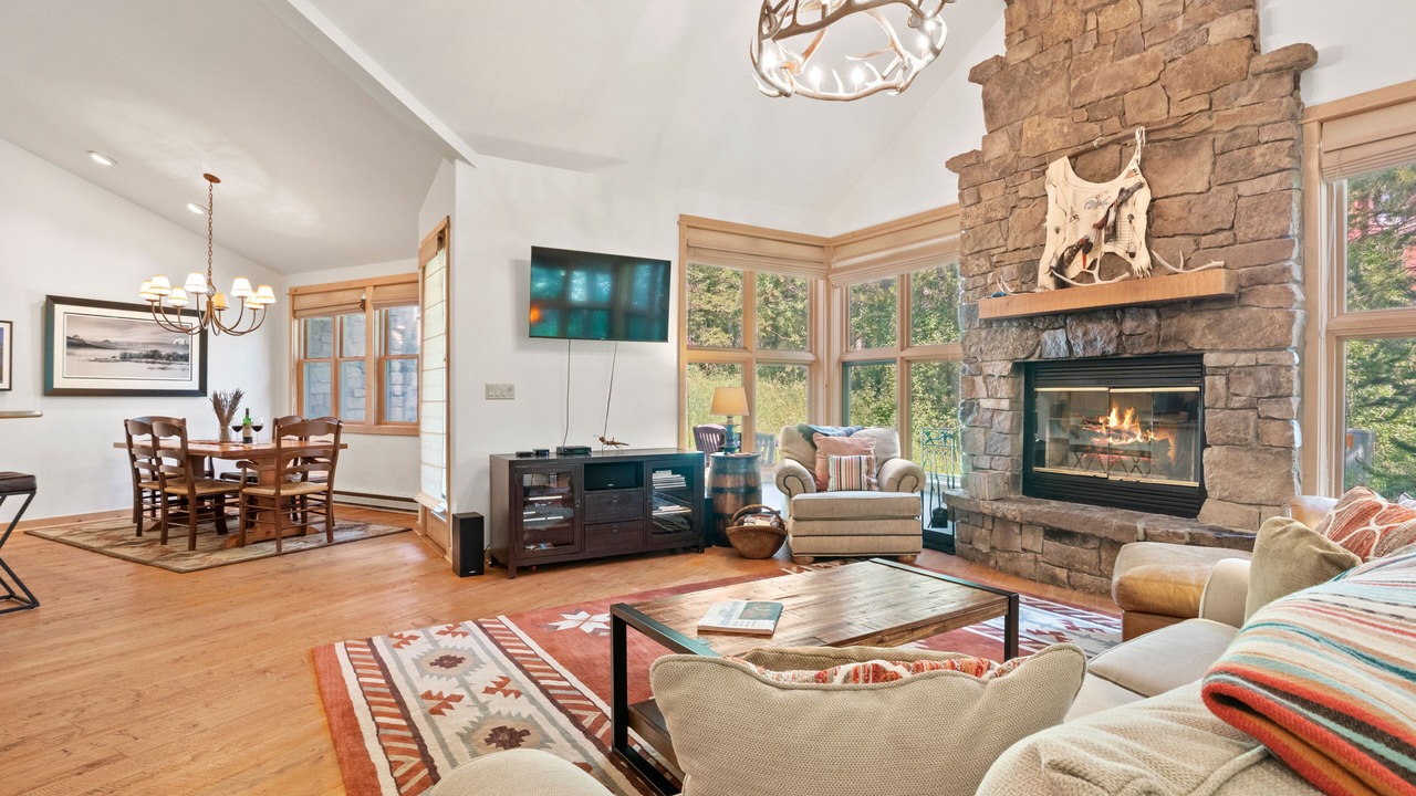 Photo of Livingroom in Teton Village