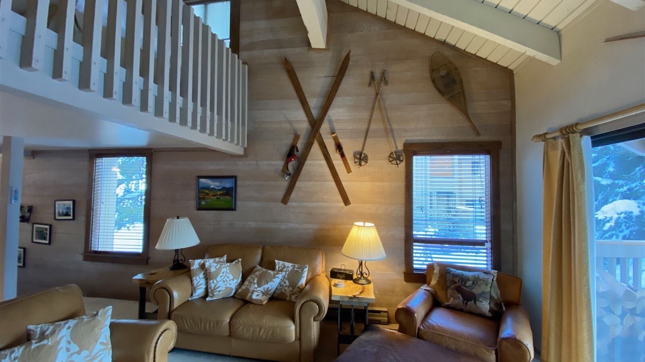 Photo of Livingroom in Elkhorn