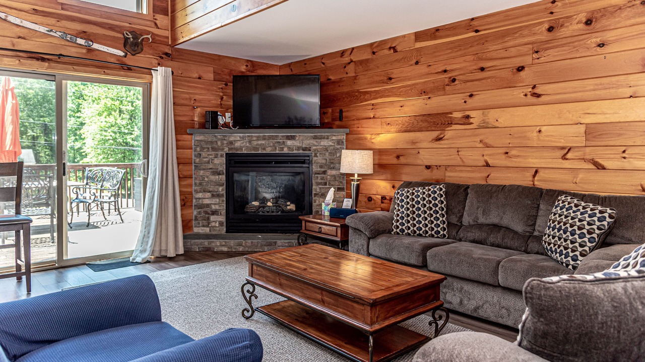 Photo of Livingroom in Briar Crest Woods