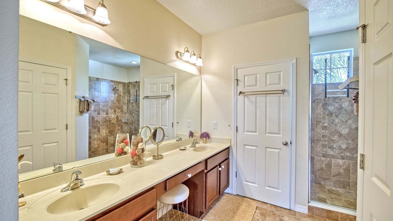 Photo of Bathroom in Watersong