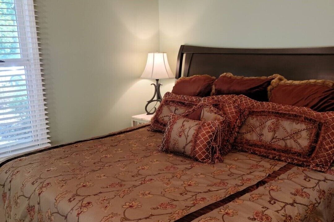 Photo of Bedroom in Helmsburg