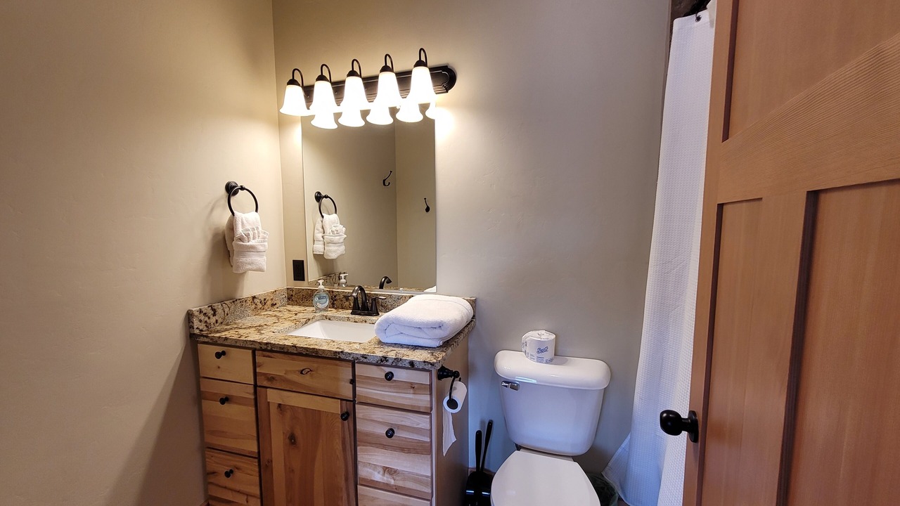 Photo of Bathroom in Gardiner