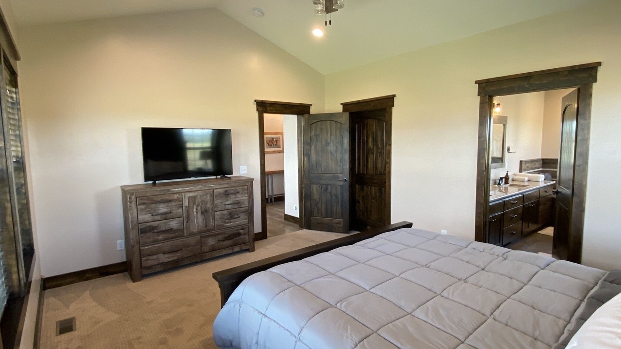 Photo of Bedroom in Leigh Creek Estates