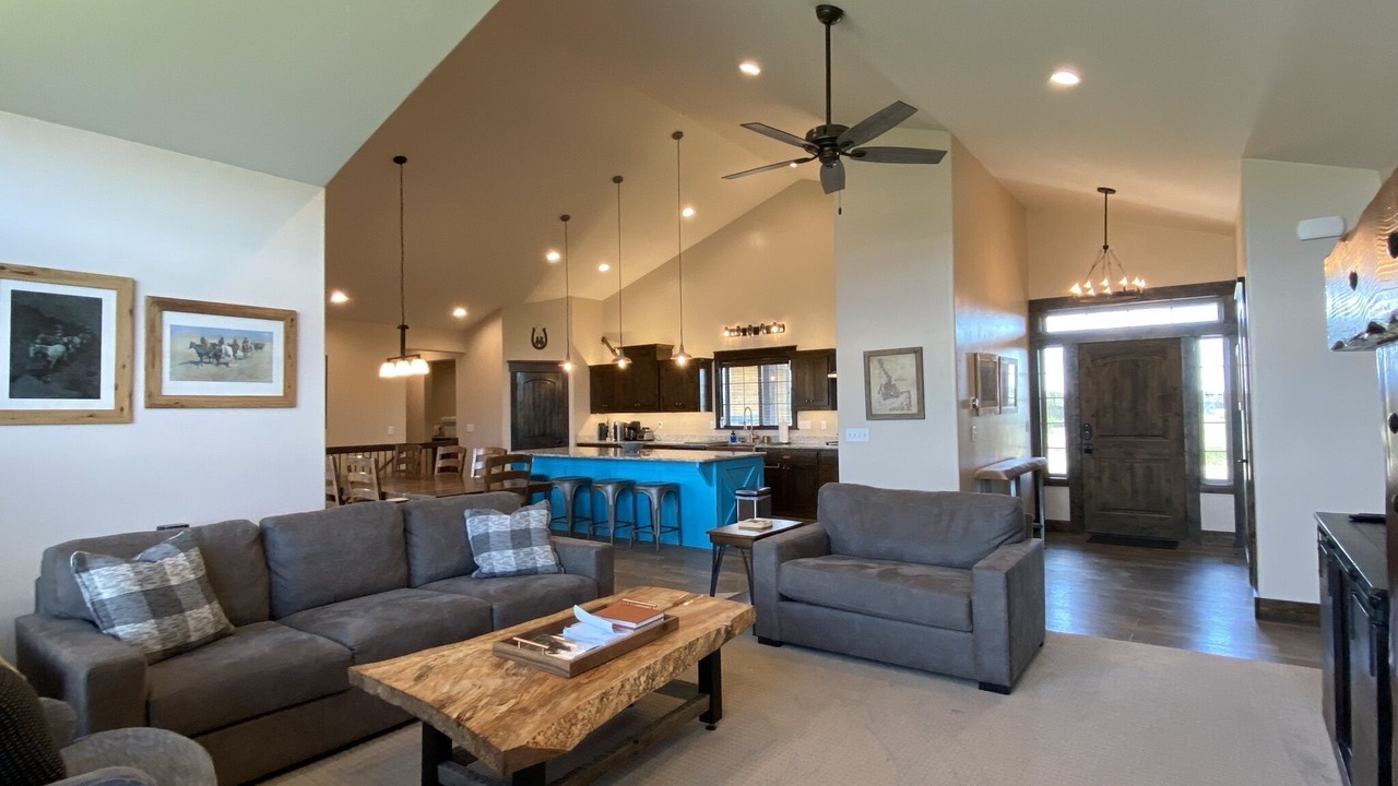 Photo of Livingroom in Leigh Creek Estates