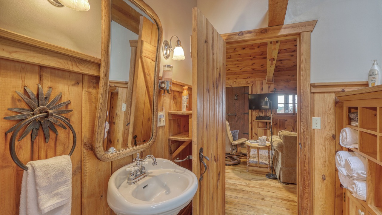Photo of Bathroom in Colonial Pine Hills