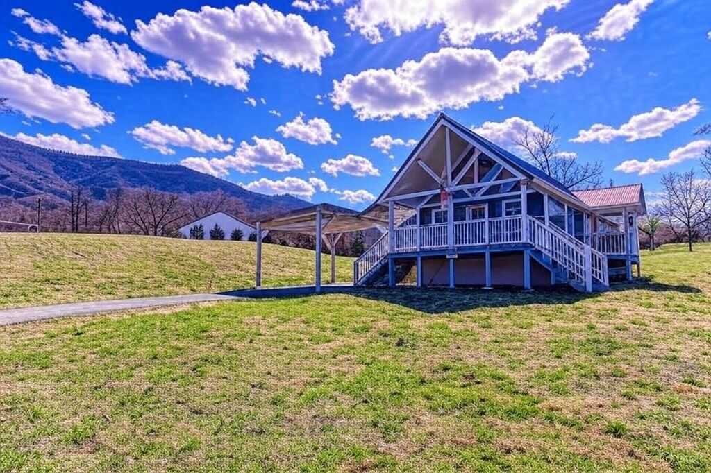 Photo of Others in Smoky Mountains