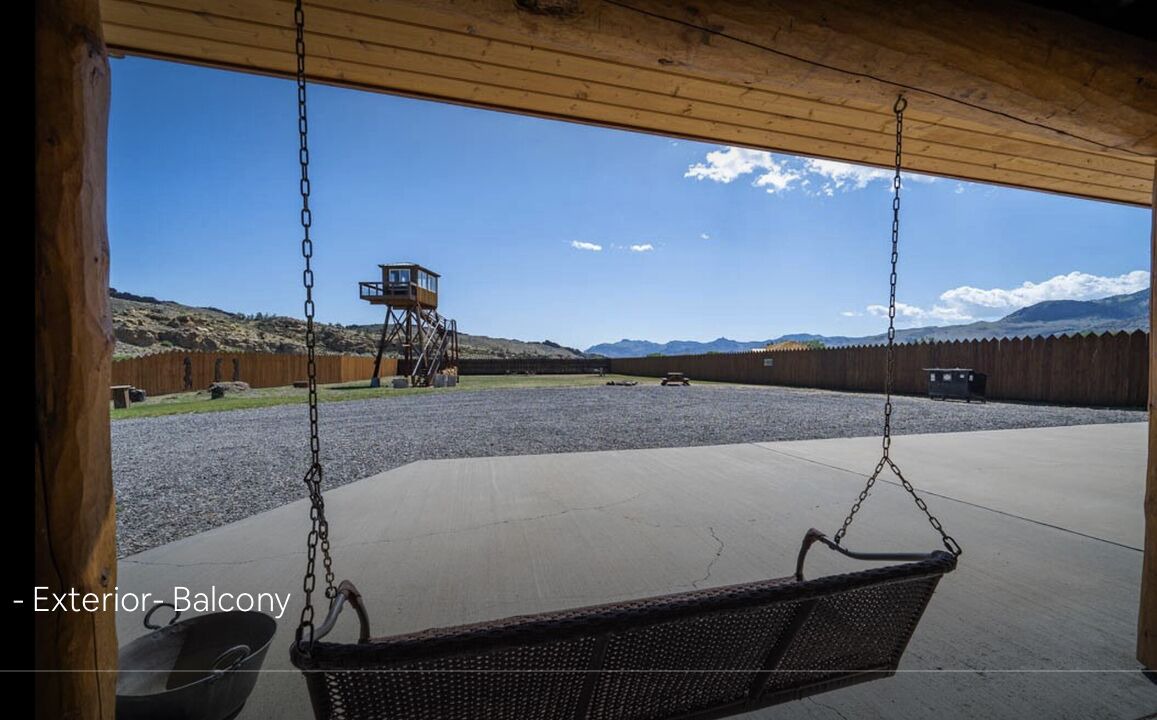 Photo of Patio Balcony in Wapiti