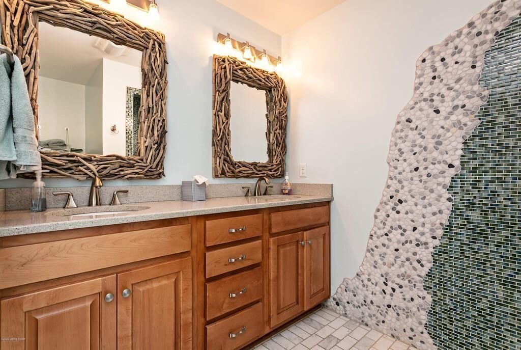 Photo of Bathroom in Cub Run