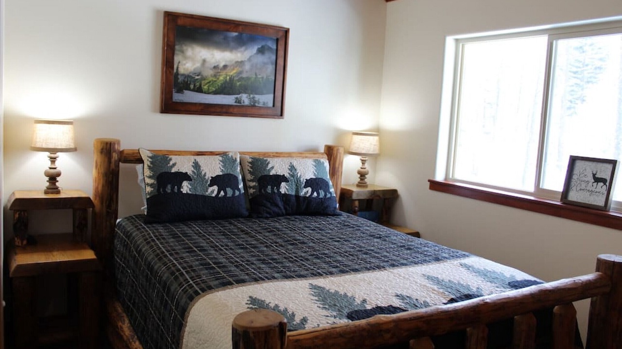 Photo of Bedroom in West Glacier
