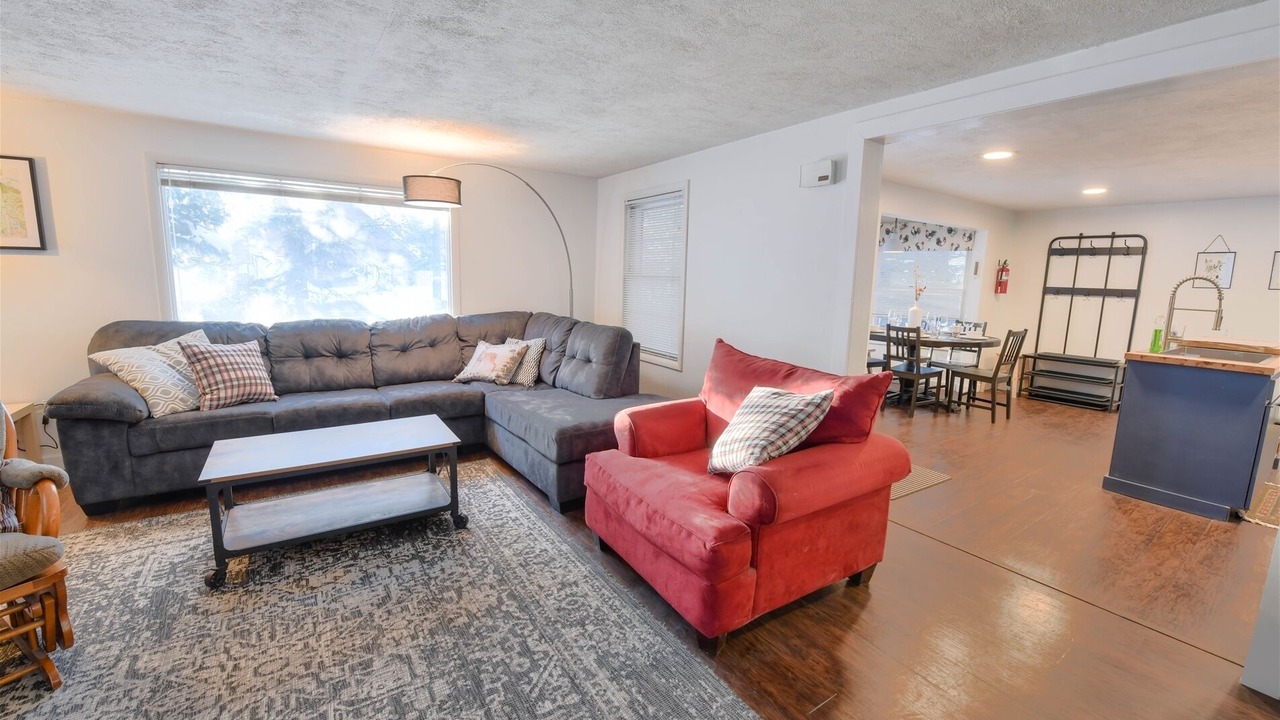 Photo of Livingroom in West Yellowstone