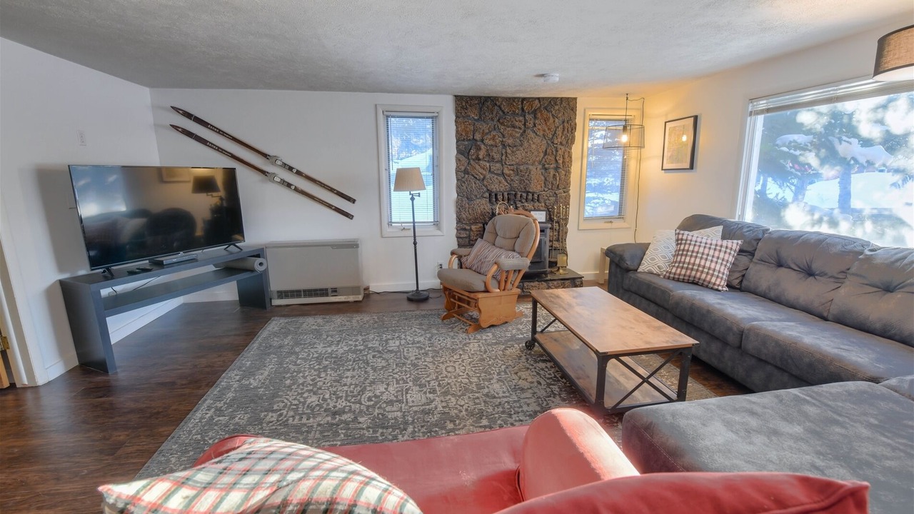 Photo of Livingroom in West Yellowstone